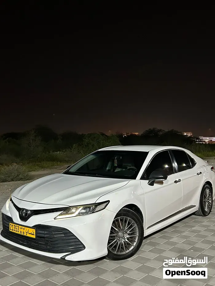 Toyota Camry 2018 photo 2