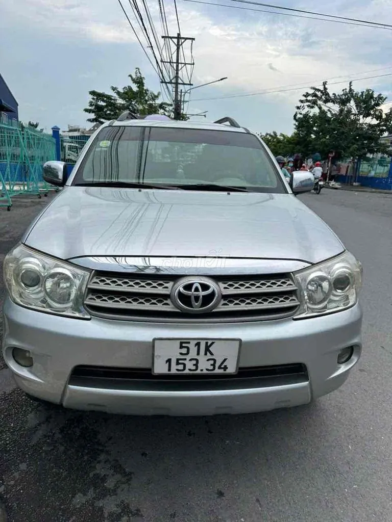 Toyota Fortuner 2010 photo 4