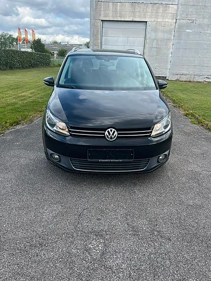 Volkswagen Touran 2012 photo 2