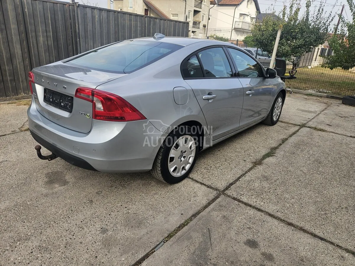 Volvo S60 2011 photo 4