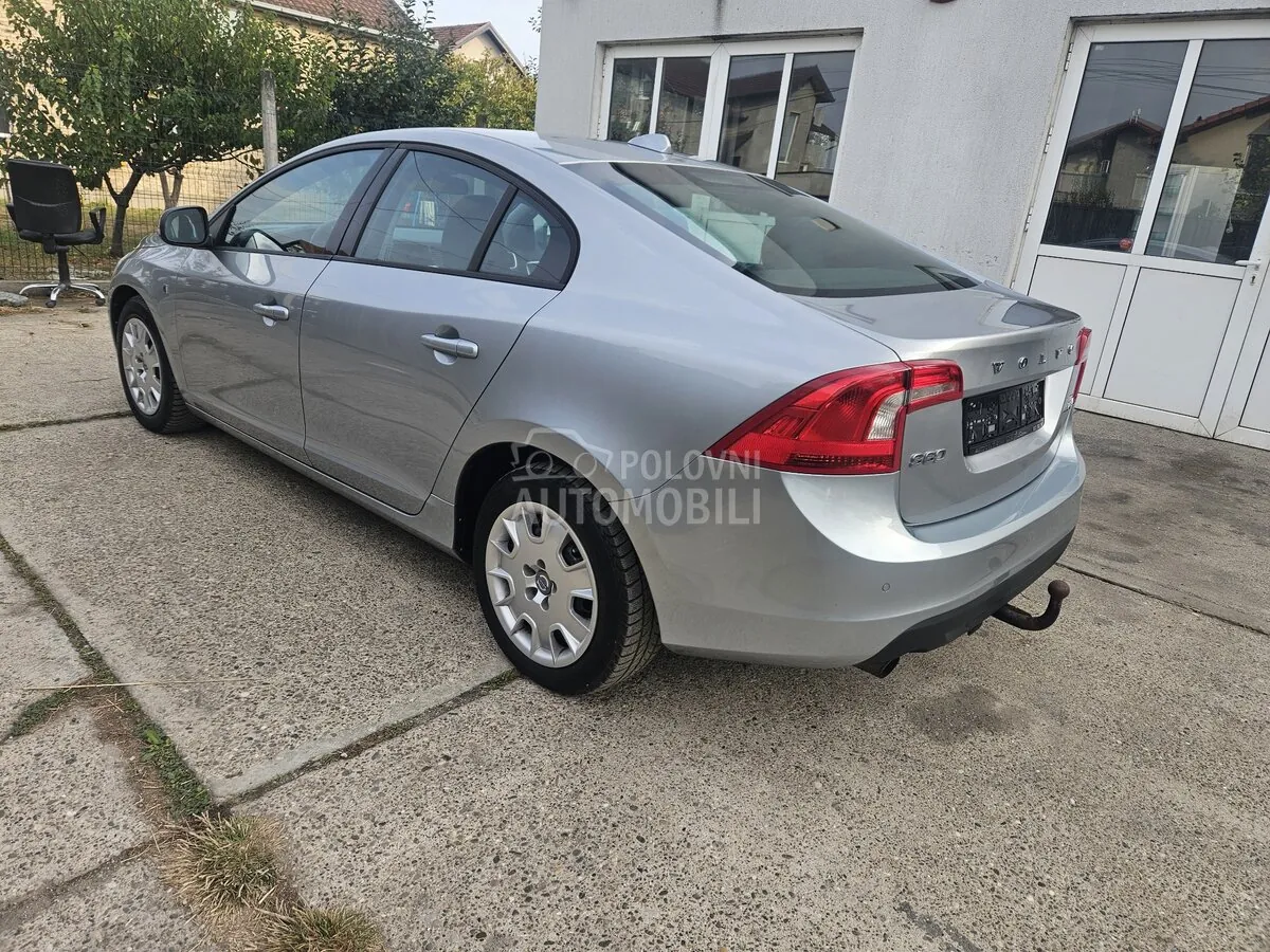 Volvo S60 2011 photo 3
