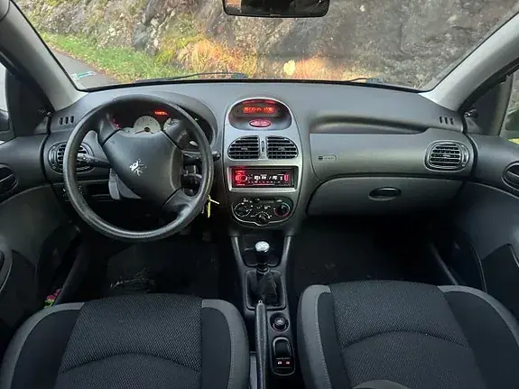 Peugeot 206 2006 photo 5