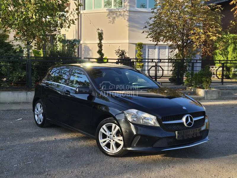 Mercedes-Benz A180 2016 photo 3