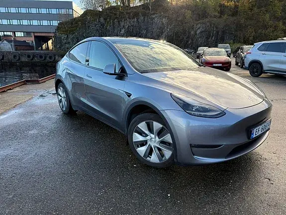 Tesla Model Y 2023 photo 5