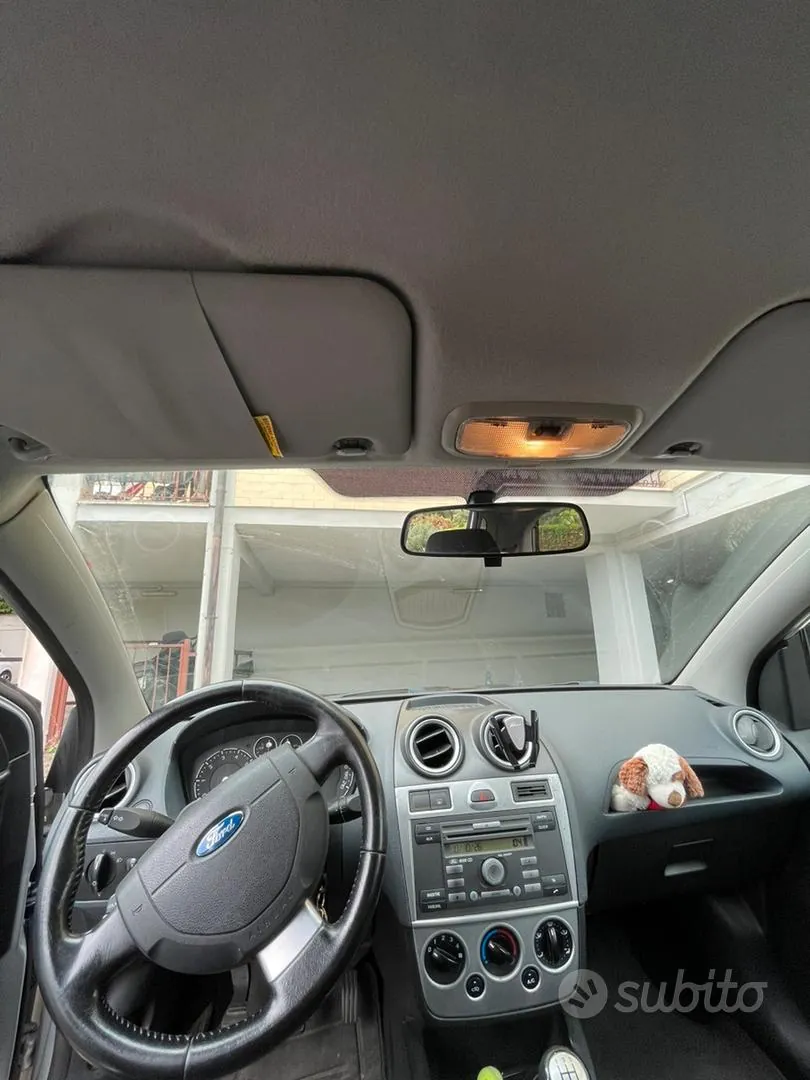 Ford Fiesta 2007 photo 4