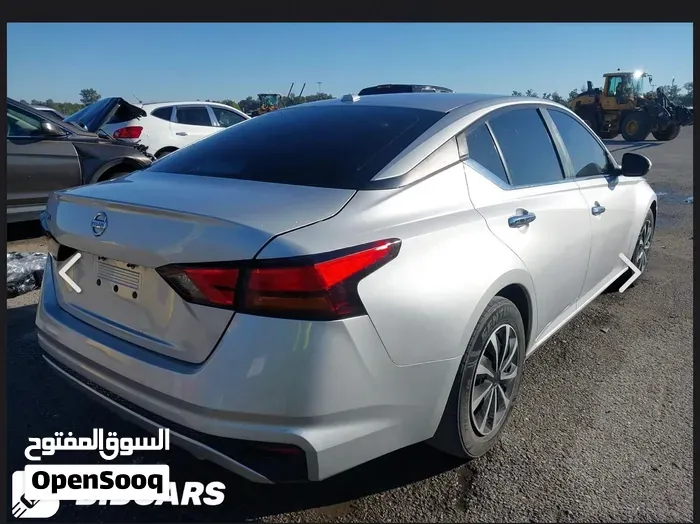 Nissan Altima 2019 photo 4