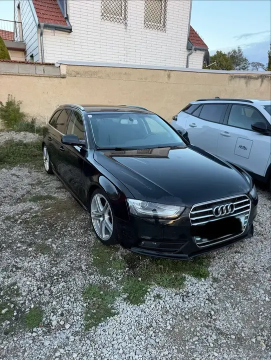 Audi A4 2012 photo 3