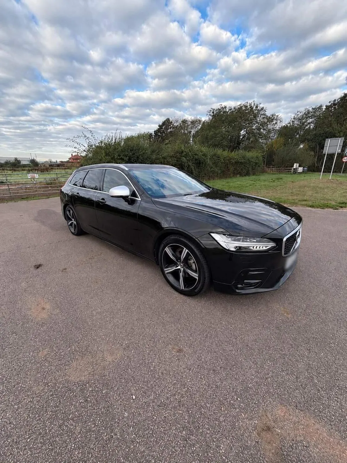 Volvo V90