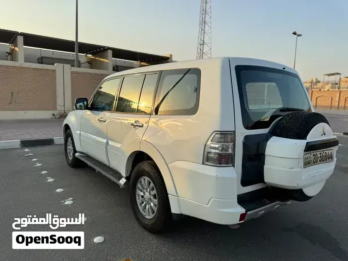 Mitsubishi Pajero 2012 photo 3