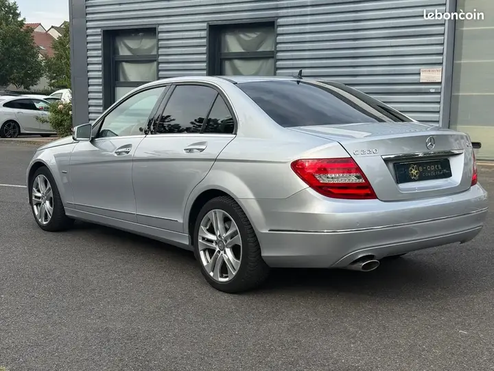 Mercedes-Benz C-Class 2011 photo 3