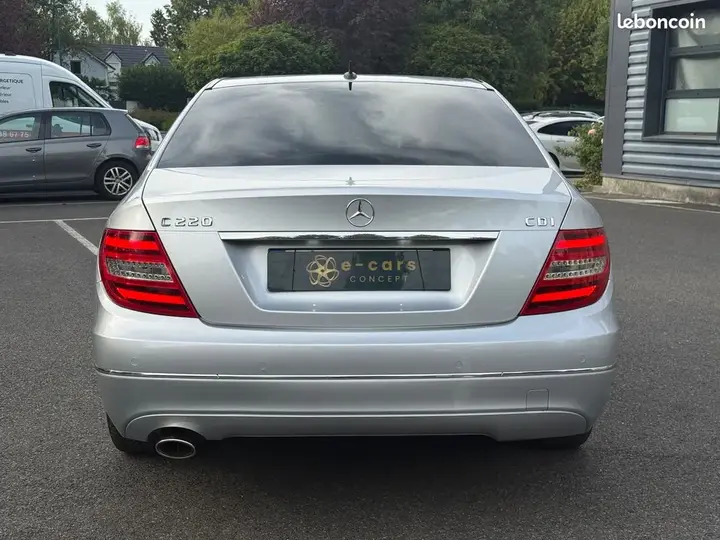 Mercedes-Benz C-Class 2011 photo 4