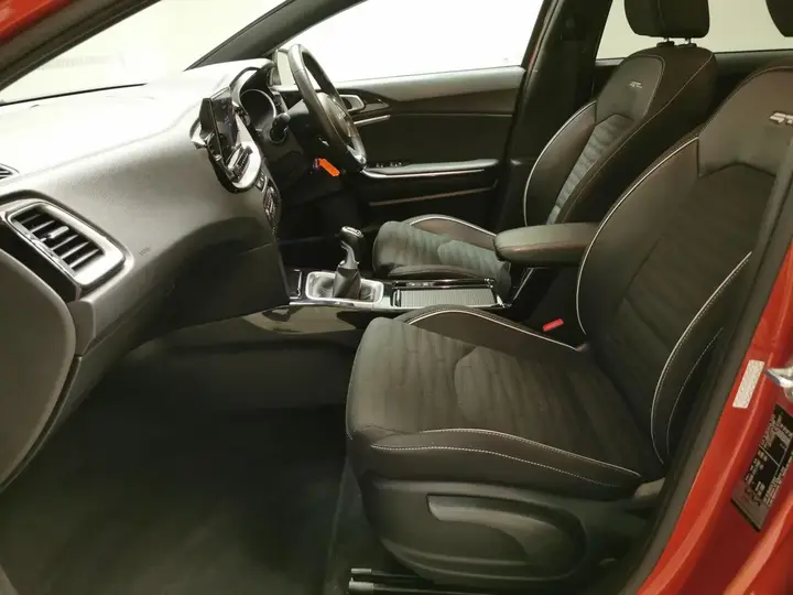 Kia Proceed 2023 photo 4