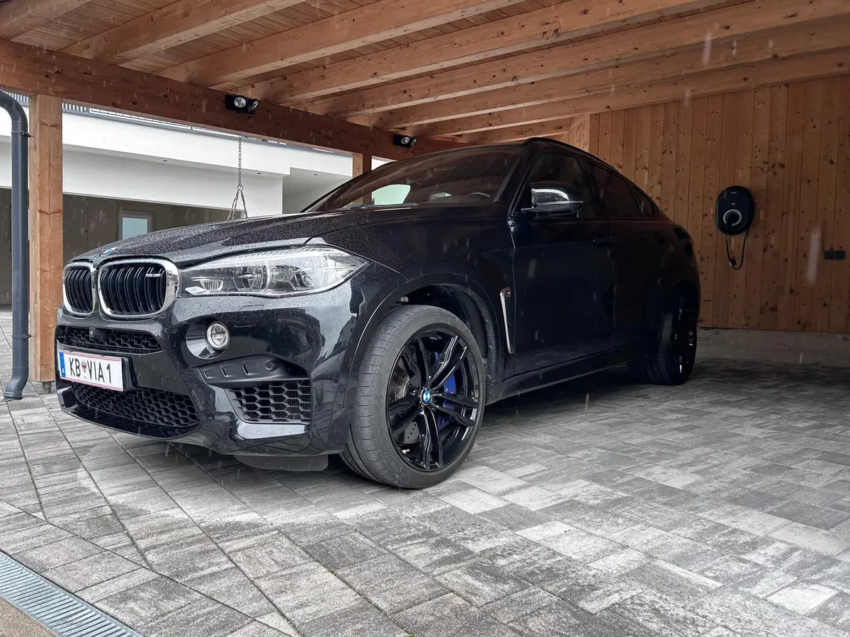 BMW X6 M 2017 photo 2