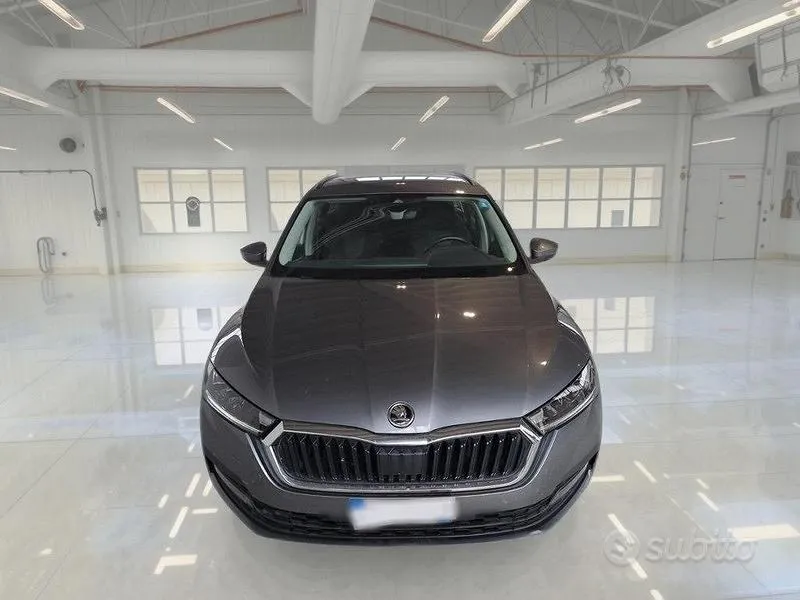 Skoda Octavia 2023 photo 2