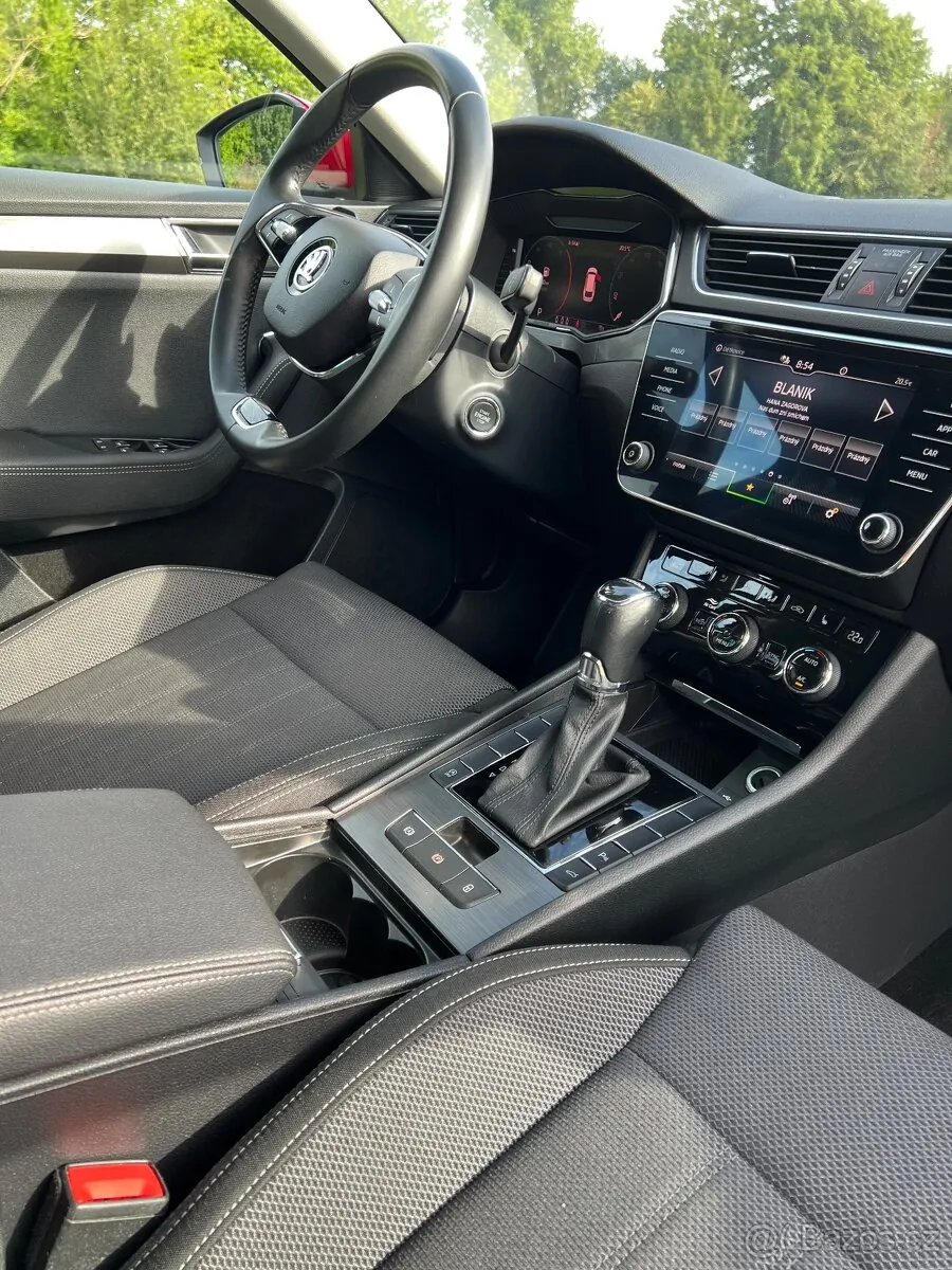 Skoda Superb 2023 photo 2