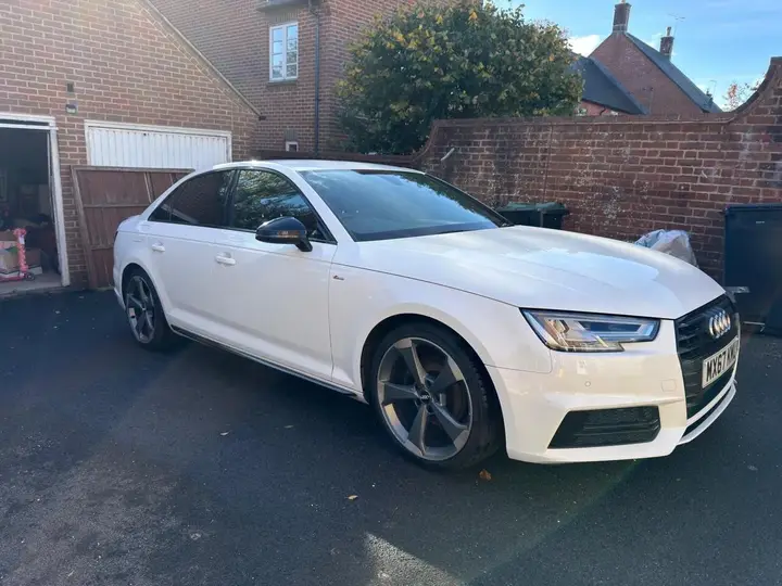 Audi A4 2017 photo 2