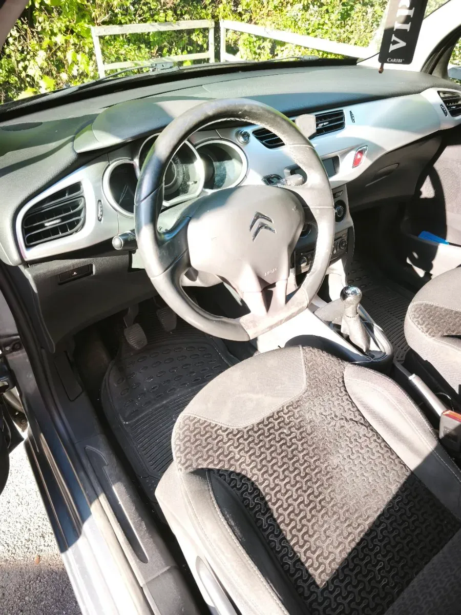 Citroen C3 2011 photo 3