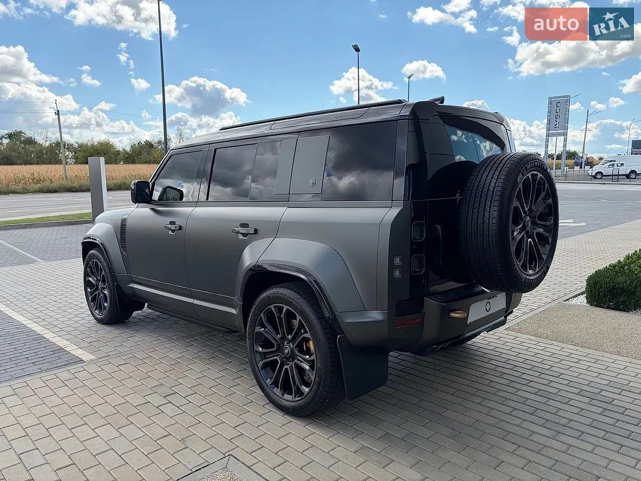 Land Rover Defender 2025 photo 5