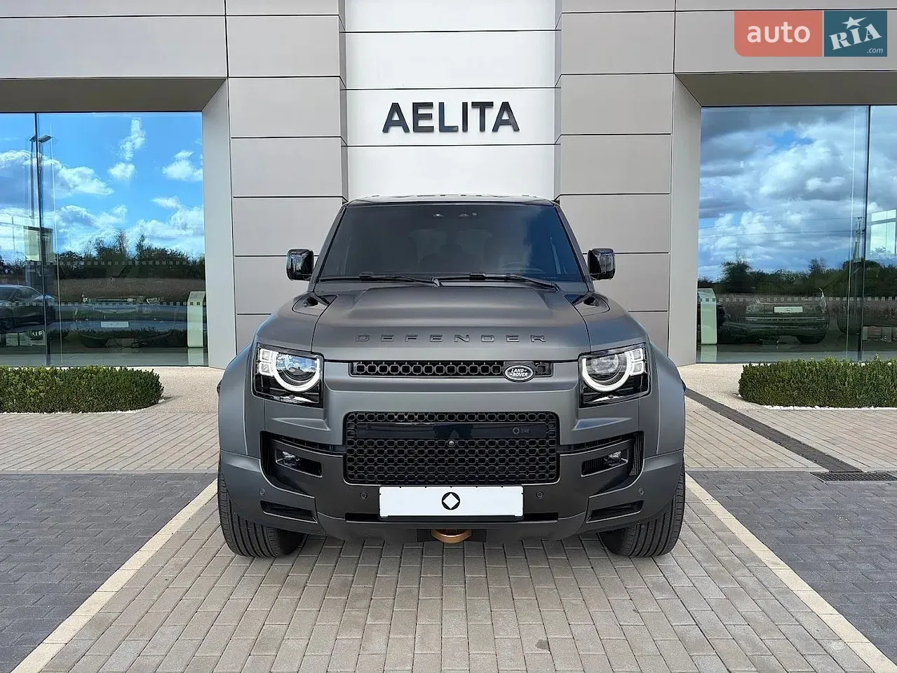 Land Rover Defender 2025 photo 2