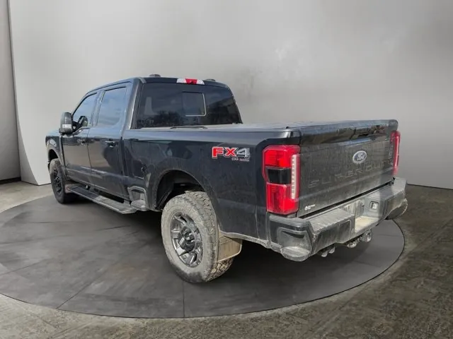Ford F350 2023 photo 3