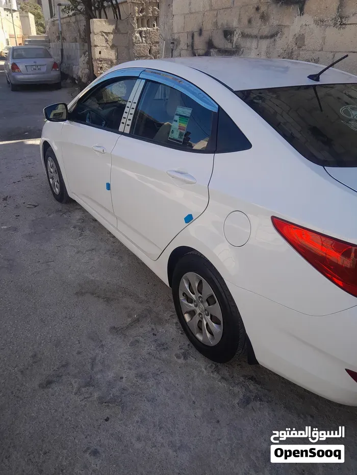 Hyundai Accent 2018 photo 5