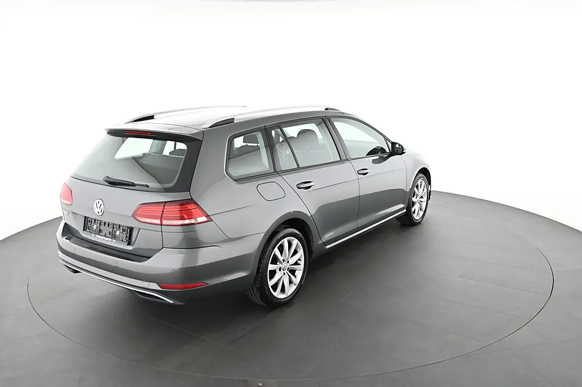 Volkswagen Golf 2018 photo 2
