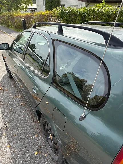 Hyundai Elantra 1996 photo 3