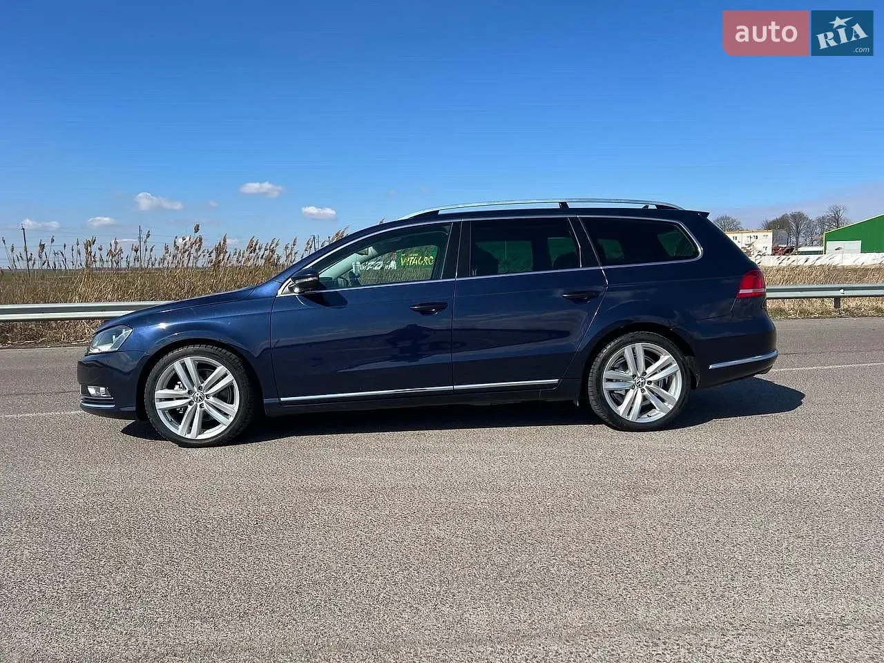 Volkswagen Passat 2011 photo 3