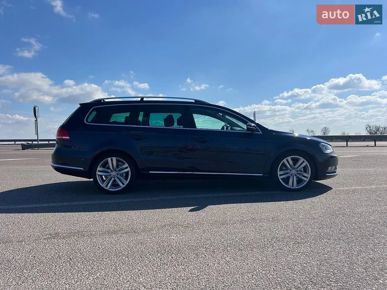 Volkswagen Passat 2011 photo 4