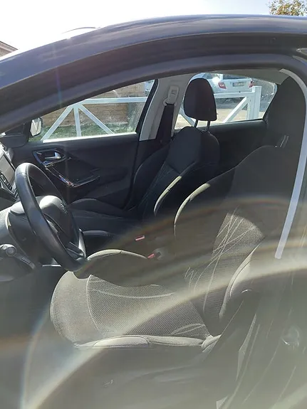 Peugeot 208 2014 photo 5