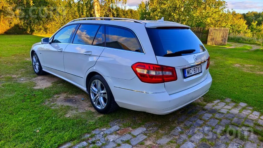 Mercedes-Benz E250 2010 photo 4