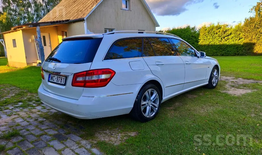 Mercedes-Benz E250 2010 photo 3
