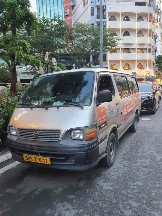 Toyota Hiace 2002 photo 5