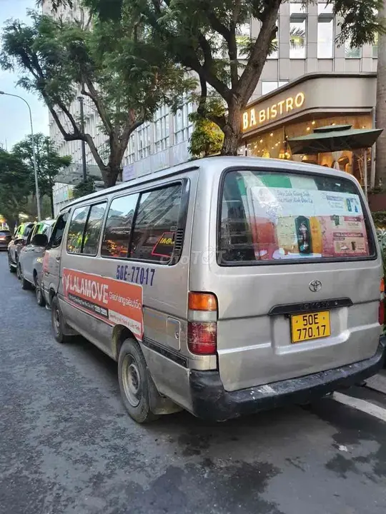 Toyota Hiace 2002 photo 4