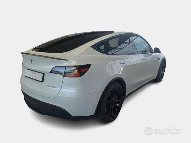 Tesla Model Y 2023 photo 4