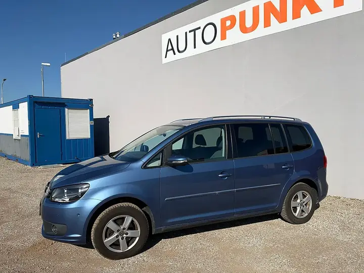 Volkswagen Touran 2011 photo 3