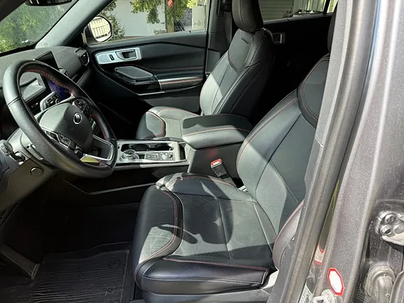 Ford Explorer 2022 photo 3