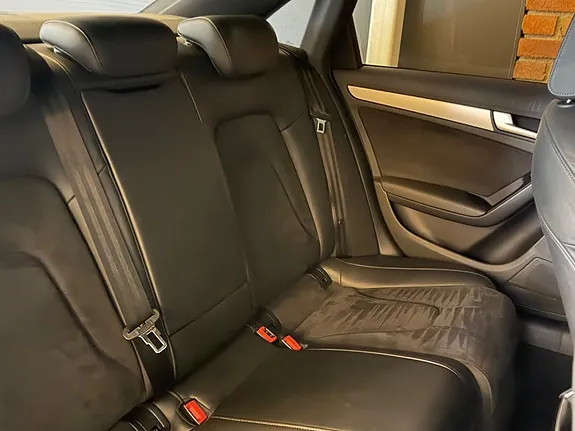 Audi A4 2012 photo 3