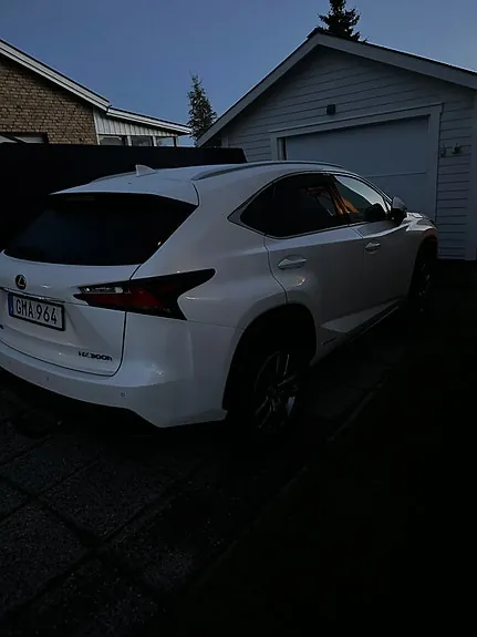 Lexus Nx300H 2016 photo 2