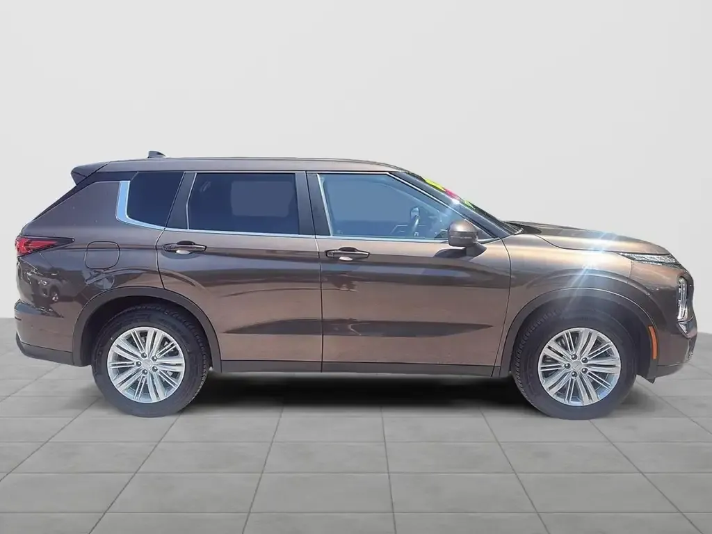 Mitsubishi Outlander 2022 photo 4