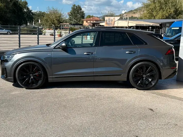 Audi Q8 photo 3
