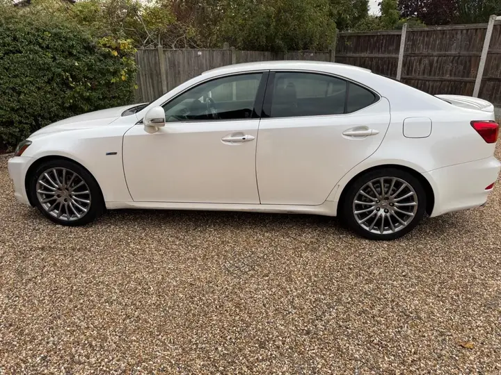 Lexus Is 2010 photo 5