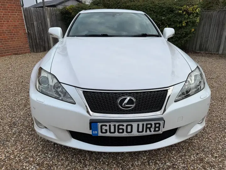 Lexus Is 2010 photo 2
