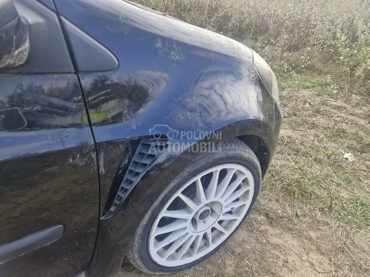 Renault Clio 2005 photo 2