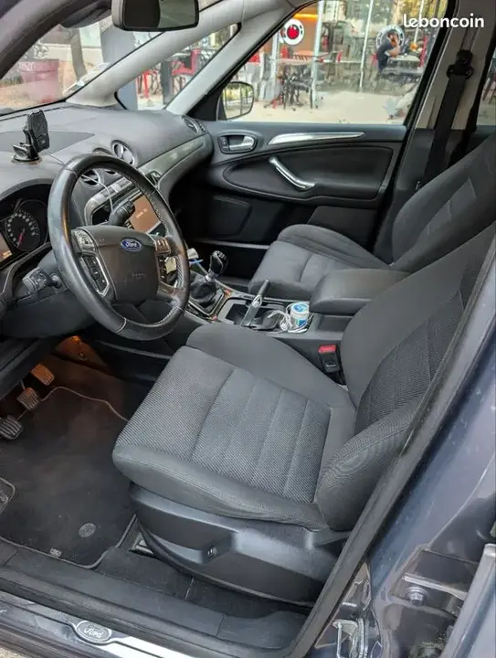 Ford S-Max 2014 photo 2