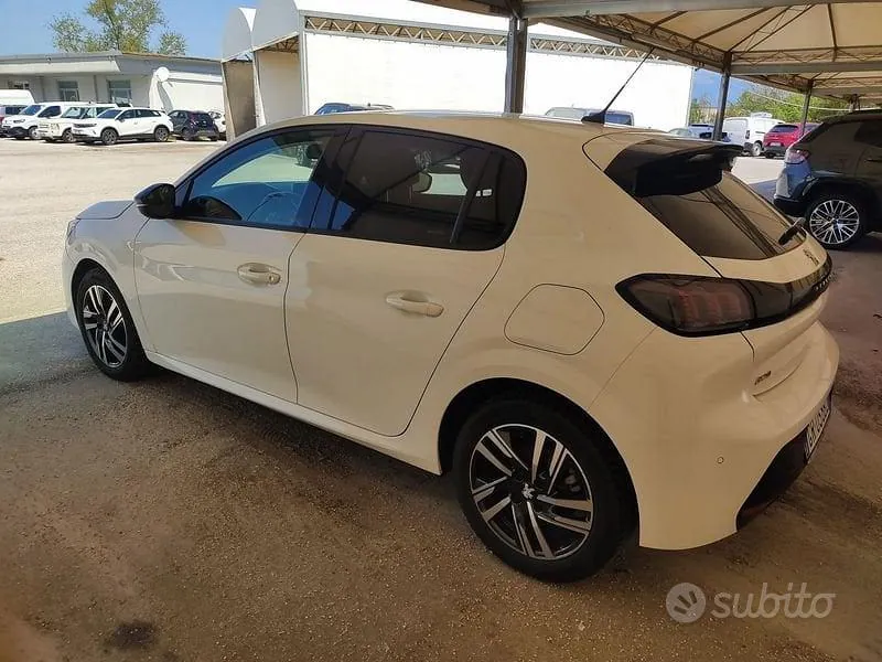 Peugeot 208 2023 photo 4