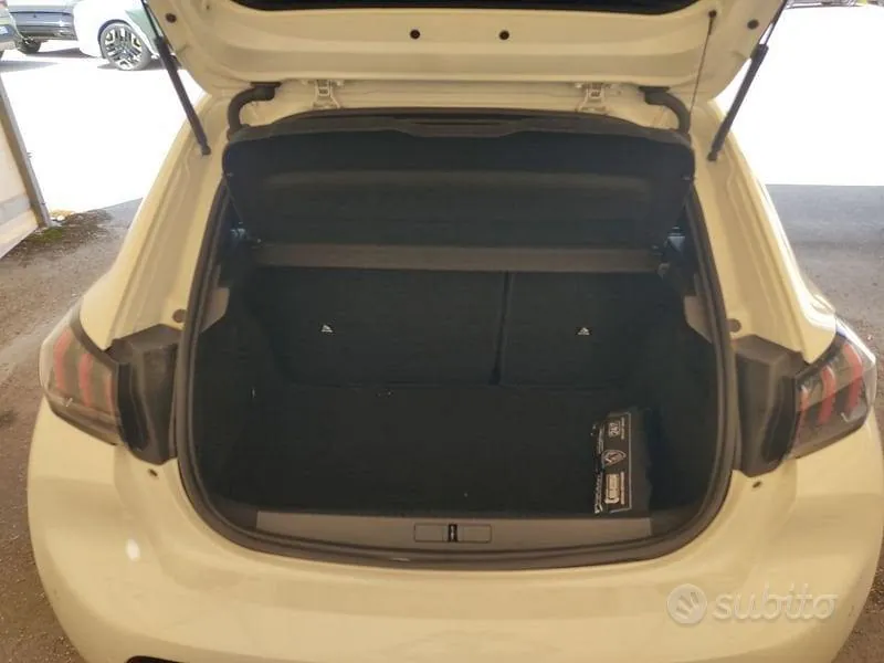 Peugeot 208 2023 photo 5