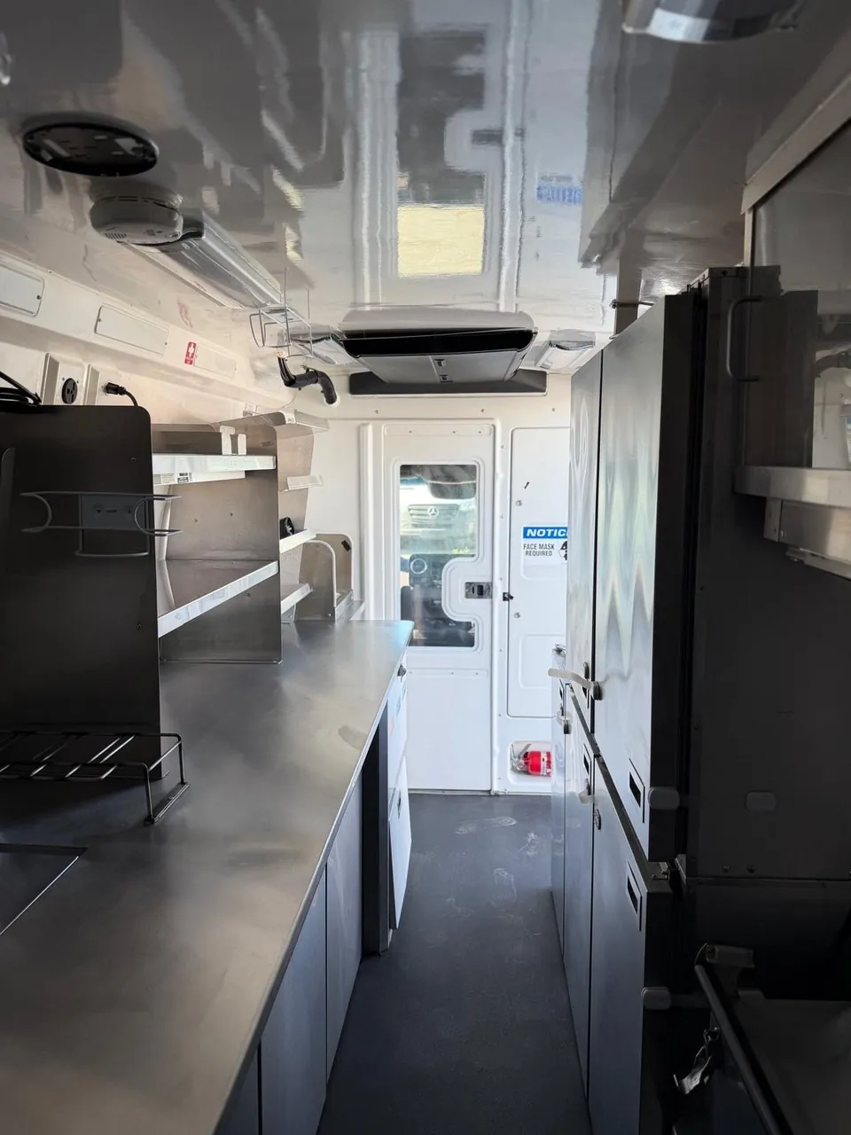 Mercedes-Benz Sprinter Van 2022 photo 4