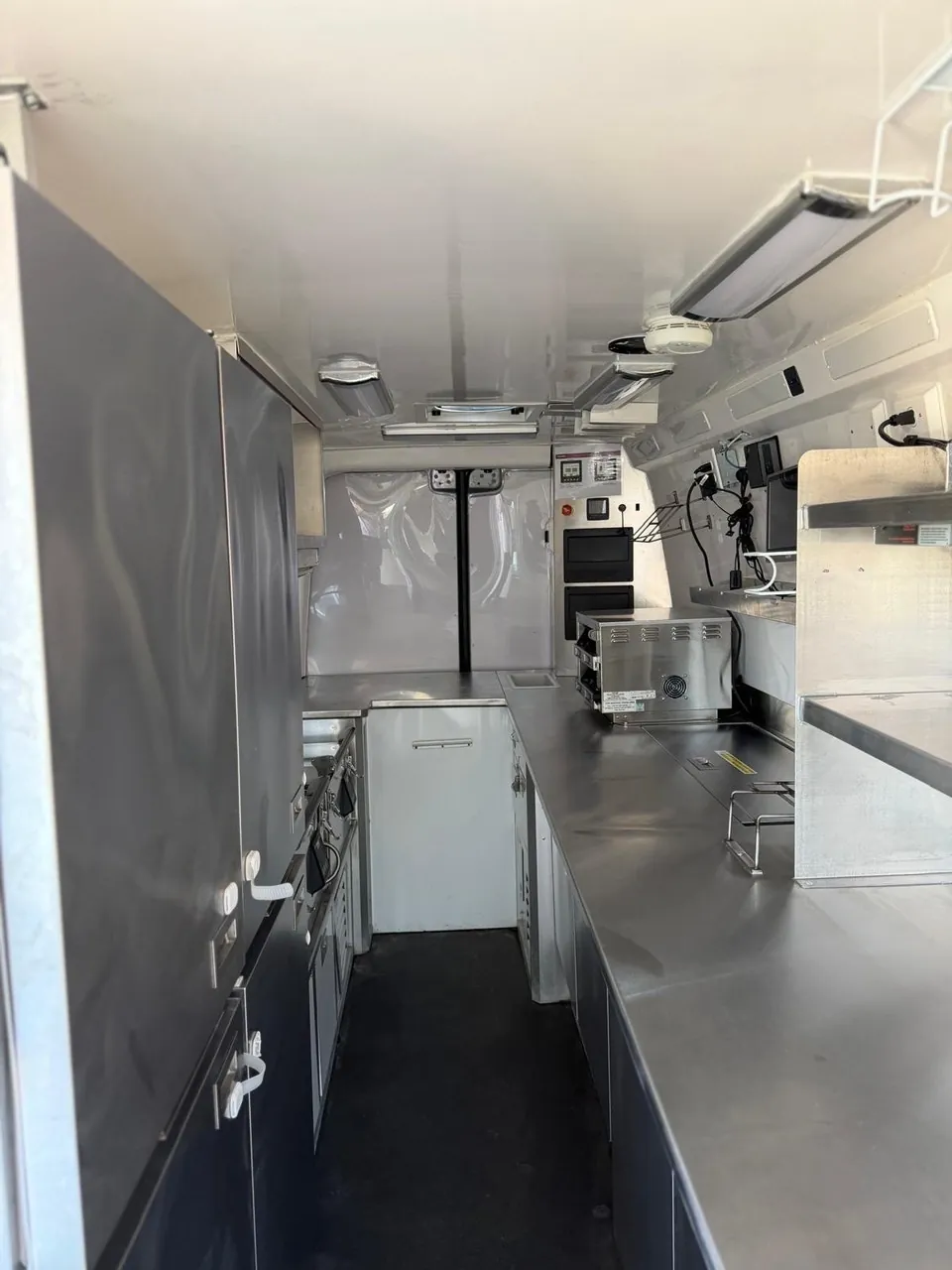 Mercedes-Benz Sprinter Van 2022 photo 5