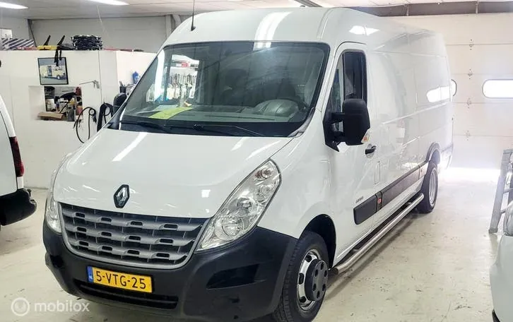 Renault Master 2012 photo 2
